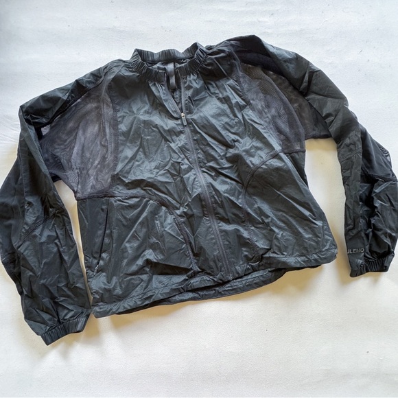 Lululemon Women’s Full Zip Jacket Black Mesh Running Lightweight S/M NWOT - Picture 2 of 6